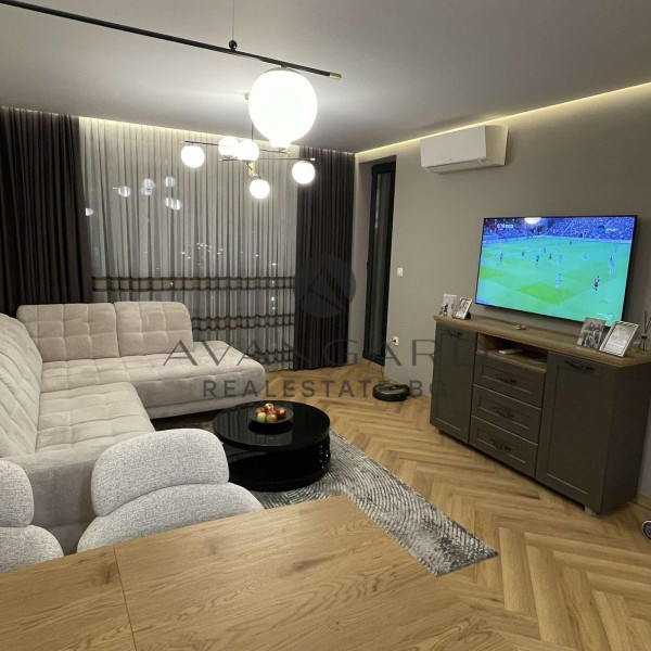 CENTER EAST !!! LUXURY TWO-ROOM APARTMENT!!!