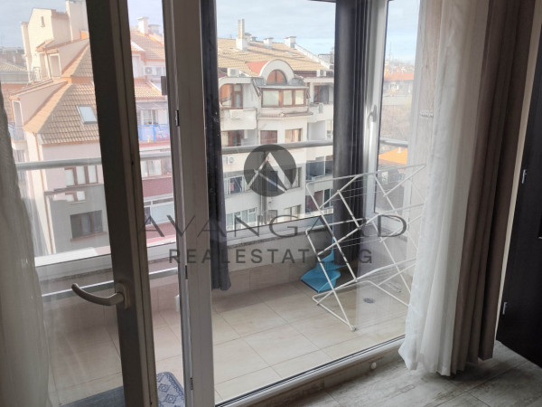 ДВУСТАЕН ОБЗАВЕДЕН! ЦЕНТЪР! ТОРО ГРАНДЕ!