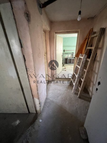 House floor + basement / Proslav