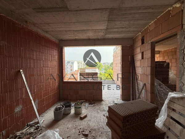 Two bedroom with act14! Center!