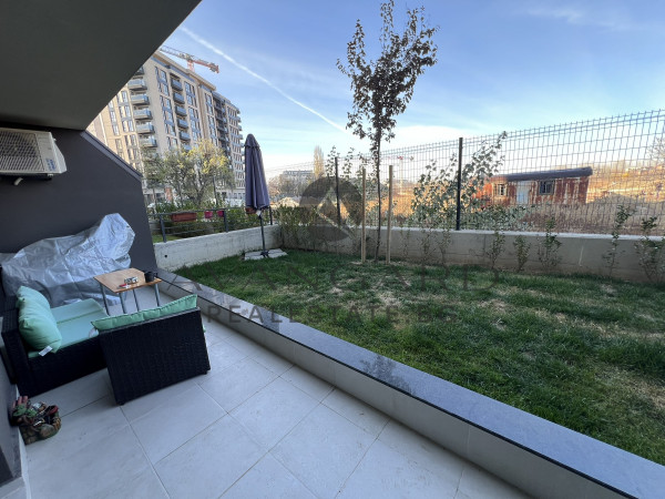 LUXURIOUSLY FURNISHED TWO-ROOM APARTMENT