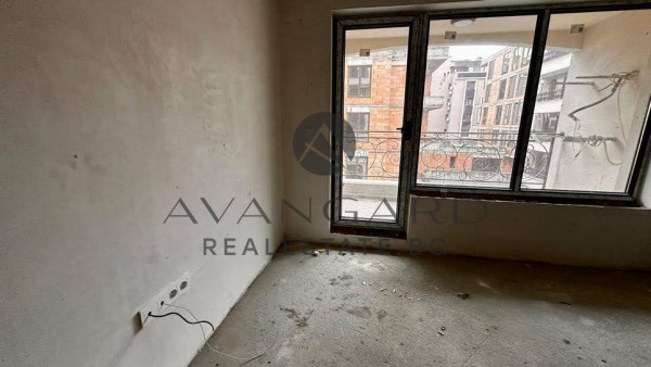 ДВУСТАЕН НОВА СГРАДА / СМИРНЕНСКИ