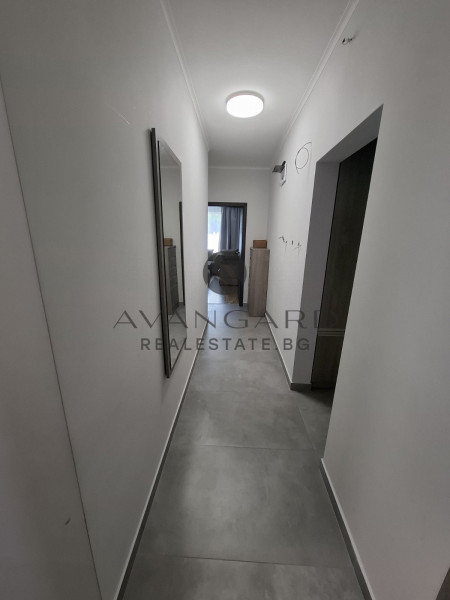 Четиристаен апартамент Център Изток