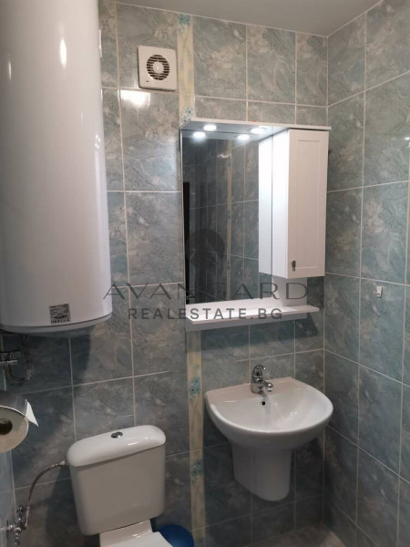 THREE BEDROOM FURNISHED! THE BREAKER!