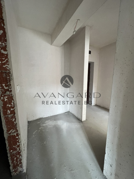 One bedroom apartment with south facing Act 16!