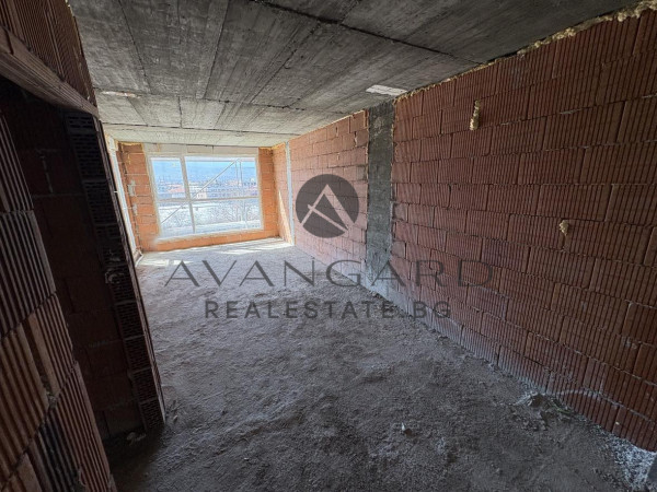 Two bedroom with parking space! Southern