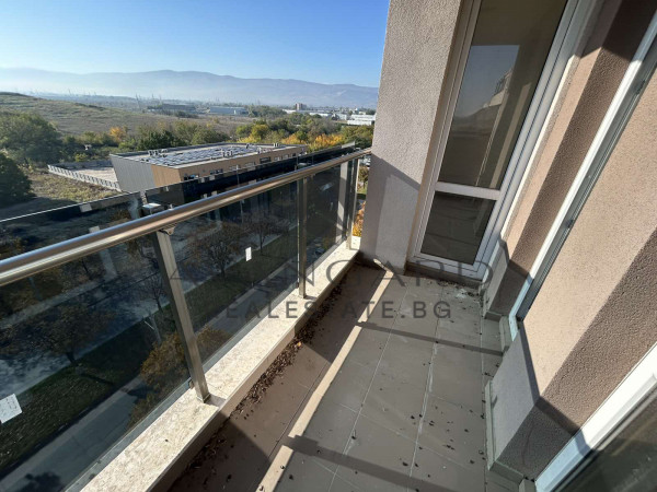 BARGAINFUL! One-room apartment with ACT 16