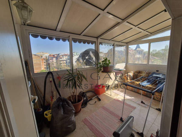 Two -bedroom apartment with underground parking space/ Kyuchuk Paris