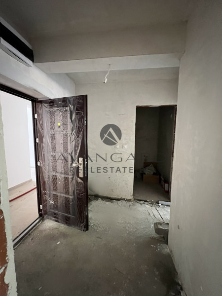One bedroom apartment with yard in front of Act 15!