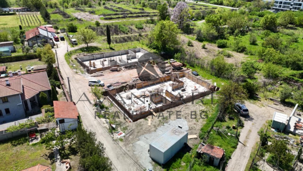 Three-room apartment with a yard