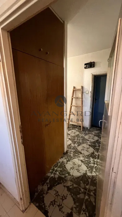 One -bedroom with three separate rooms and real square footage/ Kyuchuk Paris