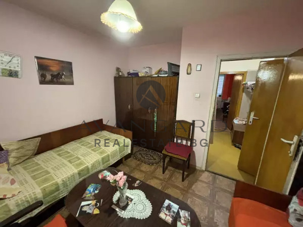 THREE-ROOM APARTMENT/CENTRE