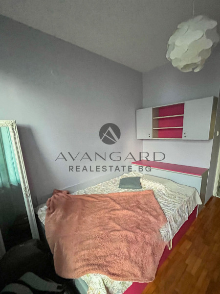 ТРИСТАЕН ОБЗАВЕДЕН / КЮЧУК ПАРИЖ