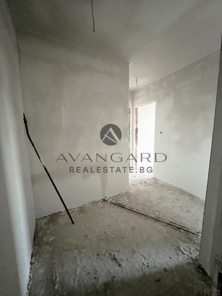 SPACIOUS THREE-ROOM APARTMENT WITH ACT 14!