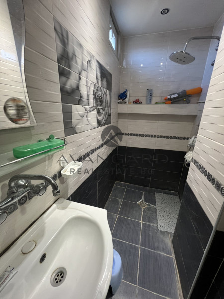 House floor + basement / Proslav
