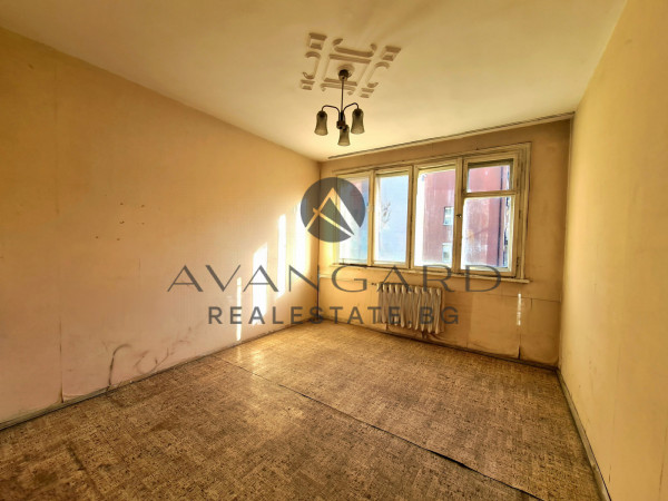 Top location! Two -bedroom second police station