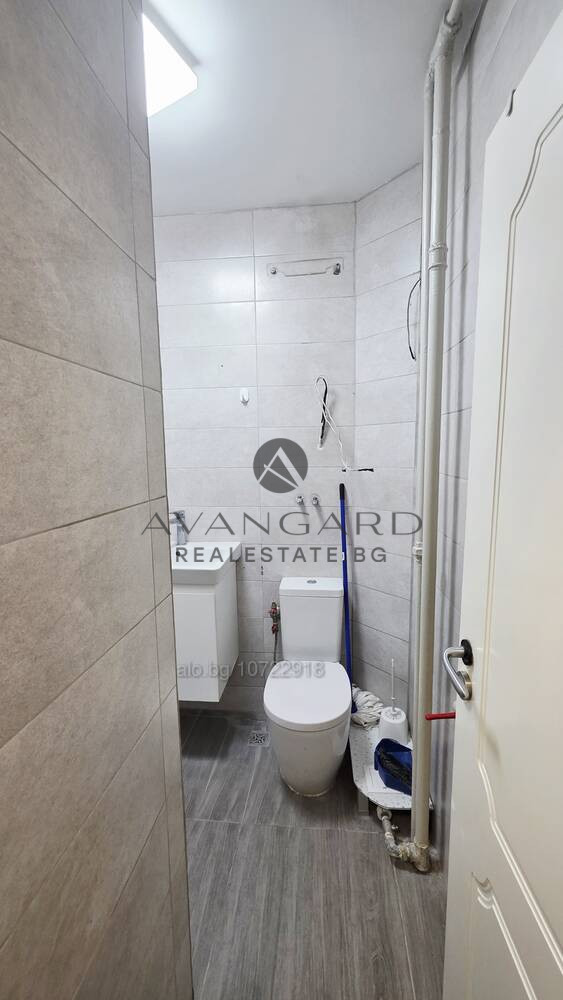 TWO BEDROOM TURNKEY! THREE SEPARATE ROOMS! THE BREAKER!