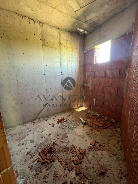 Тристаен Модър