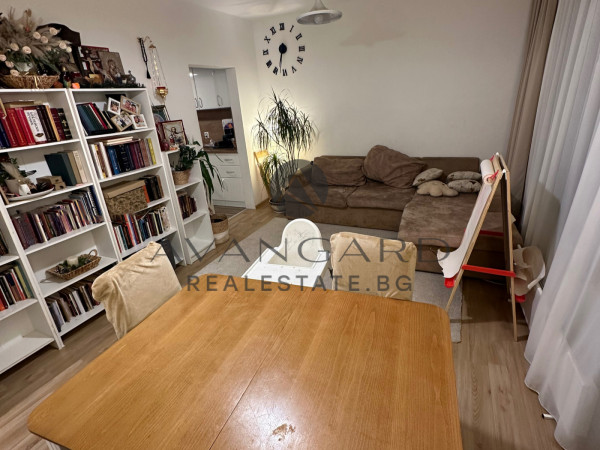 Обзаведен Тристаен ТРАКИЯ НОВ КВАРТАЛ