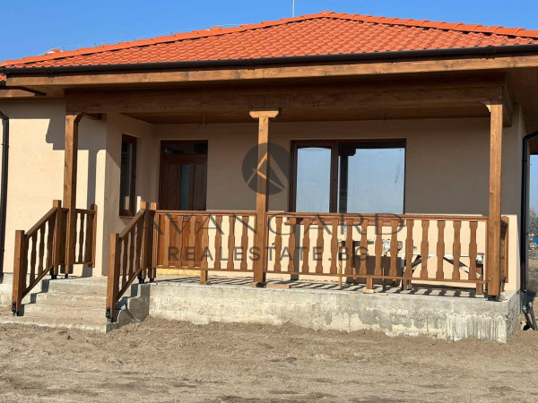 Newly built house with act15 Voivodinovo!