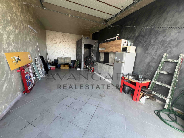 ДВУСТАЕН ОБЗАВЕДЕН! ЮЖЕН!