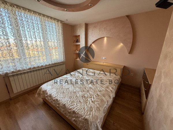 Fully furnished multi -bedroom apartment
