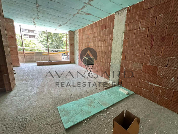 Four -bedroom / new modern building