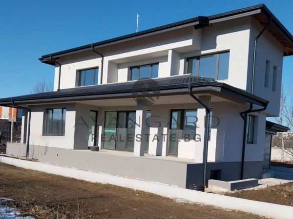House WITH DEED 16 KOMATEVSKO SHOSE