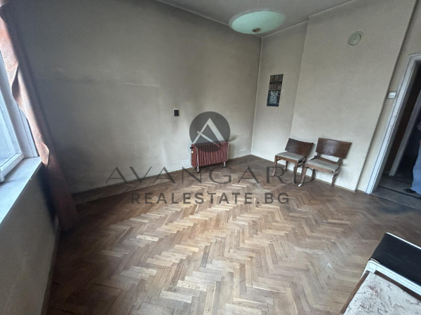 A three -bedroom with a parking space military hospital