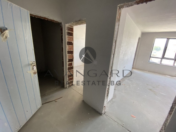 BARGAINFUL! SPACIOUS TWO BEDROOM APARTMENT