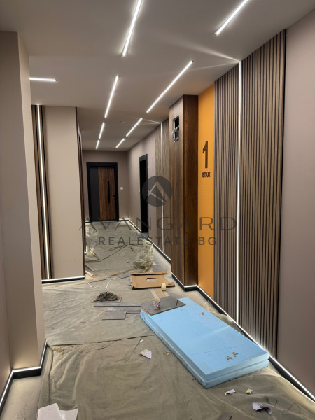 THREE-ROOM APARTMENT! ROAD BASE!