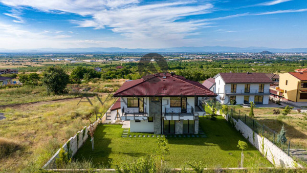 HOUSE WITH ACT 16 MARKOVO