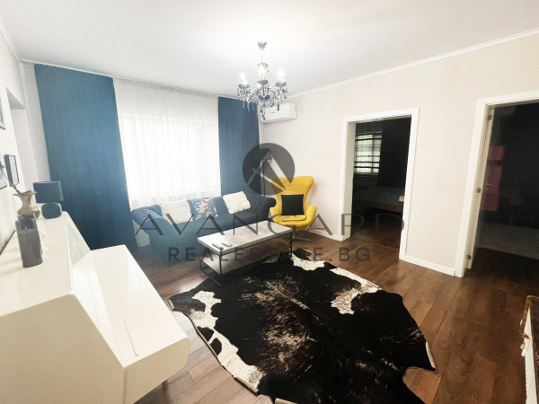 ЛУКС! ИНВЕСТИЦИОНЕН ТРИСТАЕН С ЧЕТИРИ ОТДЕЛНИ СТАИ ! ОБЗАВЕДЕН!