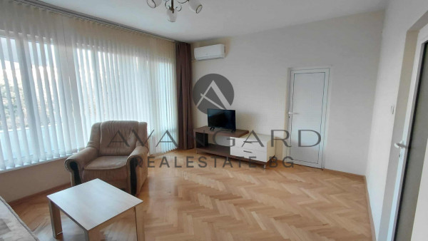 ДВУСТАЕН С ТРИ ОТДЕЛНИ СТАИ! СМИРНЕНСКИ