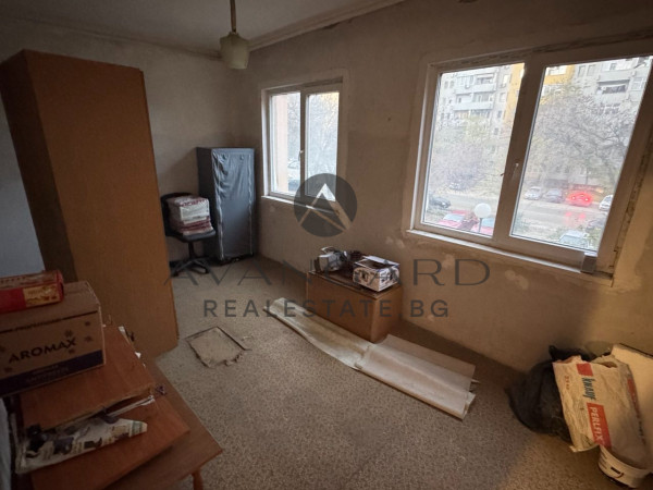 REAL SQUARE !! THREE-ROOM APARTMENT IN THRACIA NEXT TO AQUALAND!! FREE PARKING!!