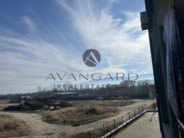 ДВУСТАЕН ОБЗАВЕДЕН! ЮЖЕН!