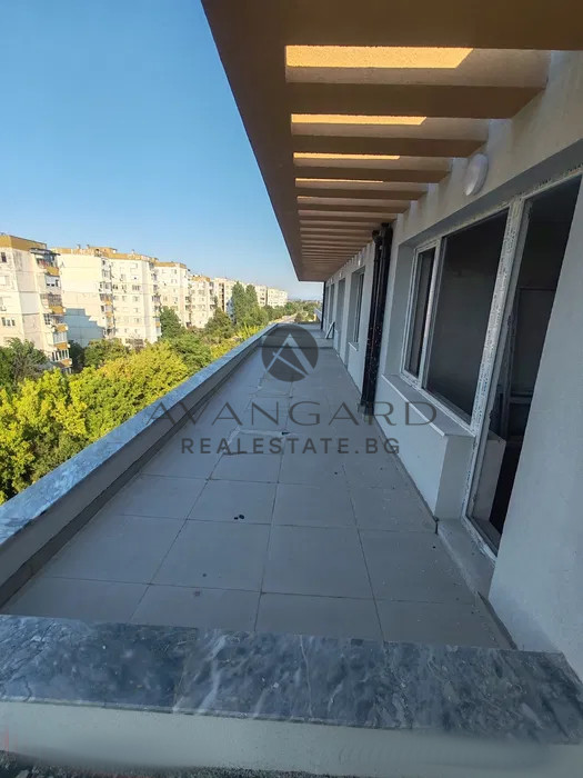 THREE-ROOM APARTMENT IN FRONT OF ACT 16