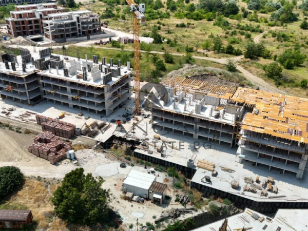 ТОП ЛОКАЦИЯ! Тристаен луксозна сграда