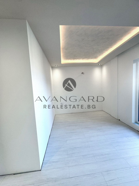 ТРИСТАЕН ПЕНТХАУС В СЪРЦЕТО НА СМИРНЕНСКИ