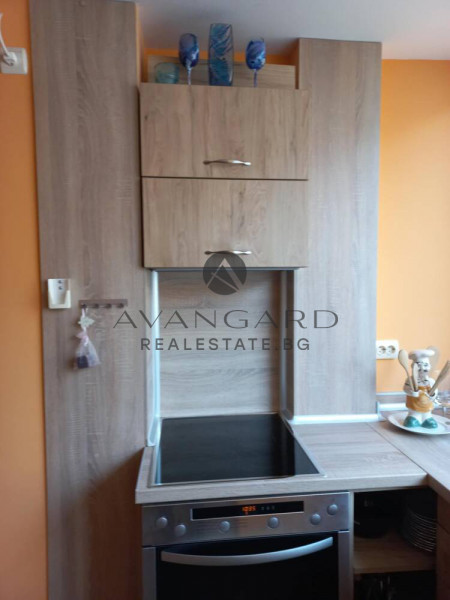 Three -bedroom with parking space + Studio Kamenitsa 2