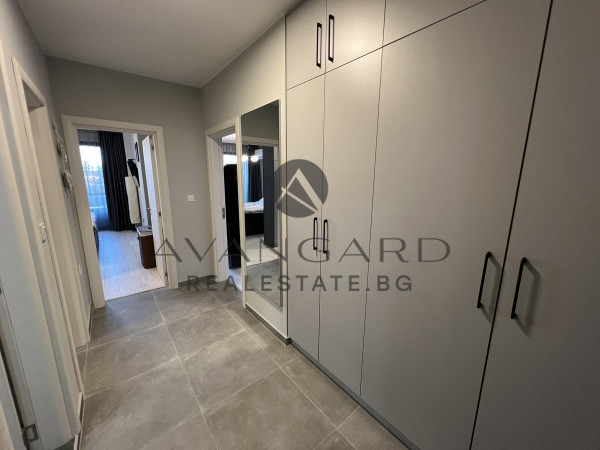 LUXURIOUSLY FURNISHED TWO-ROOM APARTMENT