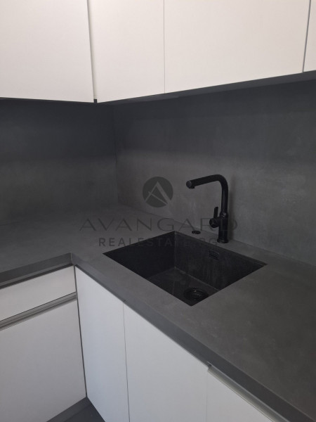 Четиристаен апартамент Център Изток