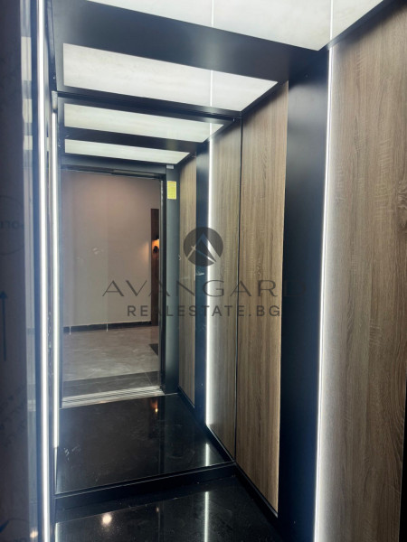 ТРИСТАЕН ПЕНТХАУС В СЪРЦЕТО НА СМИРНЕНСКИ