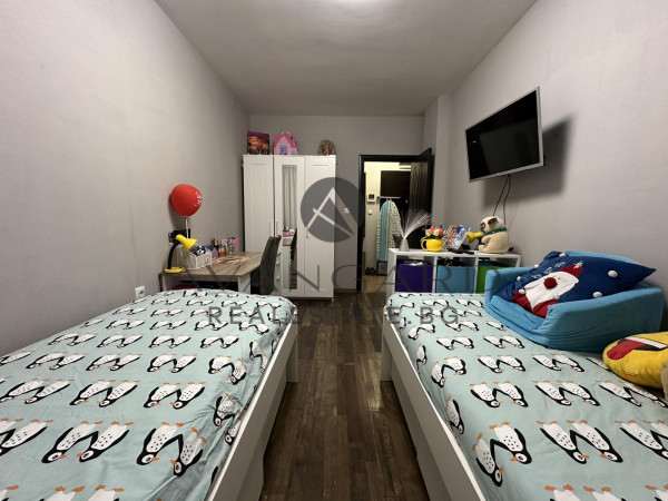 Two -bedroom/communicative place/south!