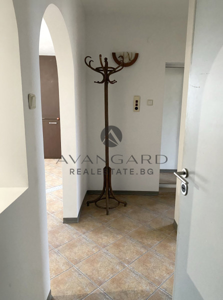 A three -bedroom furnished! Karshiyaka!