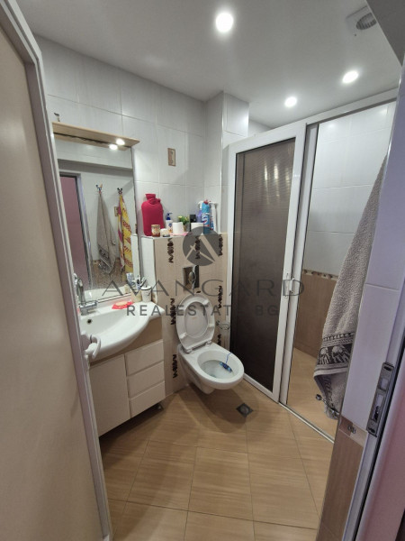 Two -bedroom apartment with underground parking space/ Kyuchuk Paris
