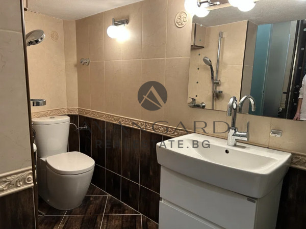 HOUSE WITH GARAGE IN THE OLD TOWN