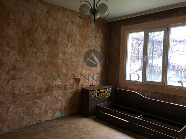 Two -bedroom apartment to sunlight