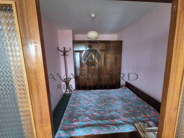 One -bedroom to Thursday market