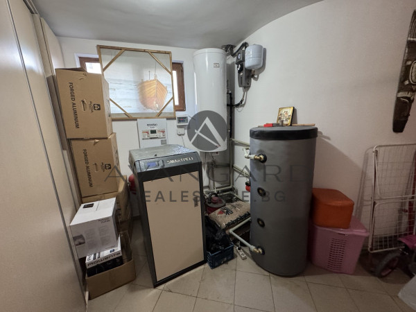 DETACHED LUXURY HOUSE WITH YARD IN OSTROMILA!!!